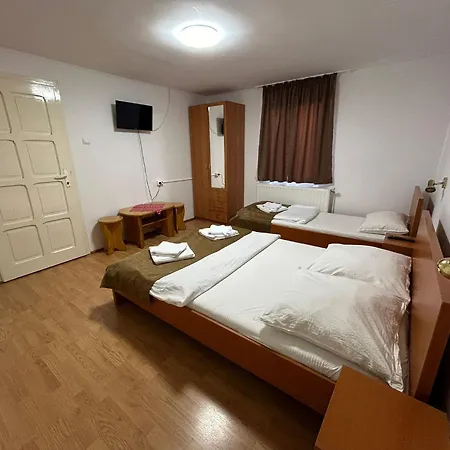 Pensiunea Kelemen Bed & Breakfast *